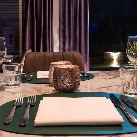 Asperion Hillside Hotel Гилдфорд Екстериор снимка